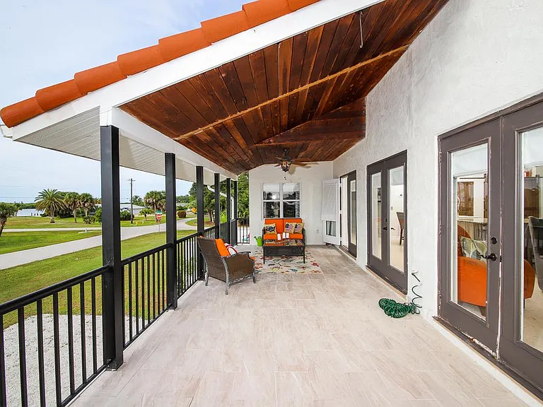 130 Green Dolphin Dr — Photo 10