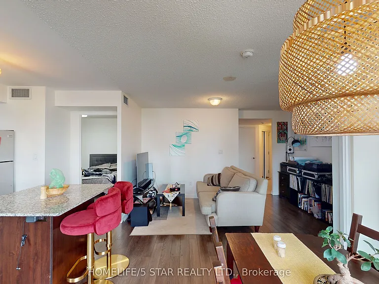 816 Lansdowne Ave #1209 — Photo 6