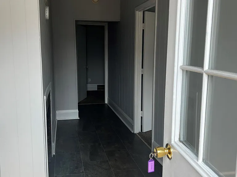 8 Foster Pl — Photo 2