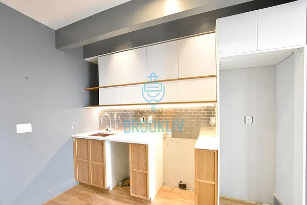 Rented by null | media 52