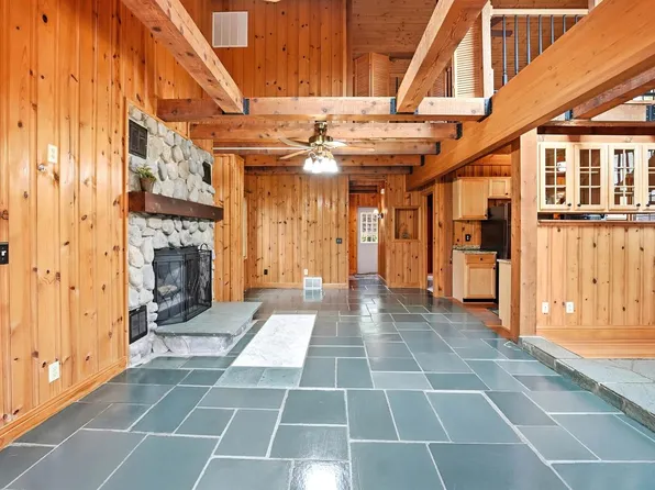 N4535 West Shore Place Road, Cambridge, WI 53523