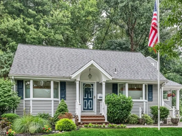 684 Ellington Rd, Ridgewood Village, NJ 07450