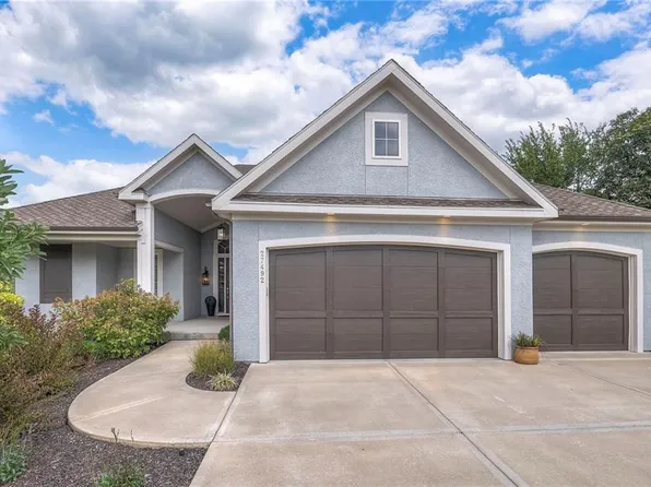 27492 W 100th Ter, Olathe, KS 66061