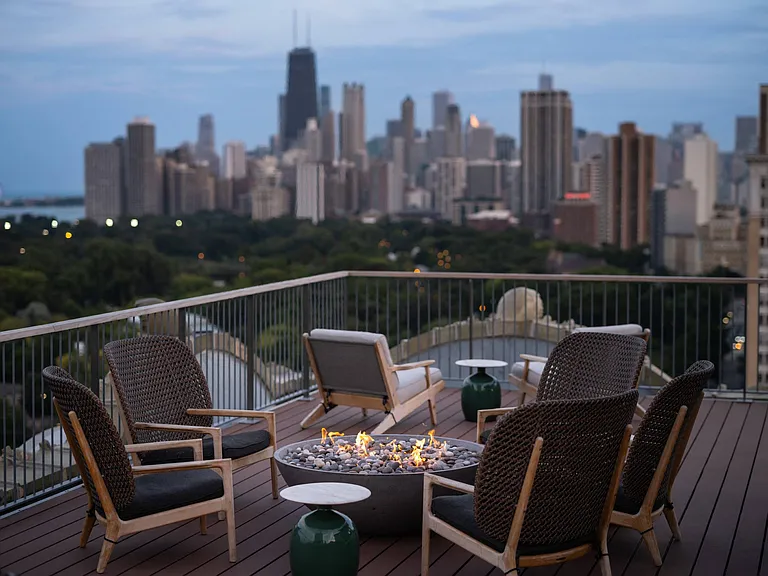 Rooftop Lounge at the Belden Stratford in Chicago, IL 60614