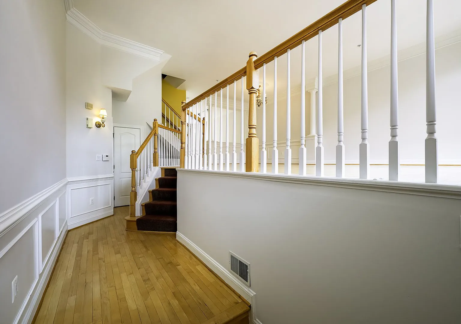 Tower Oaks First-Time Townhome in Rockville is Move-in Ready! — Photo 2