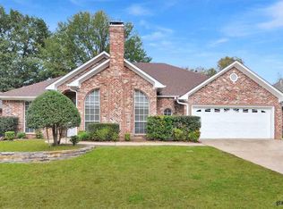 621 Whiteoak Ln, Tyler, TX 75703
