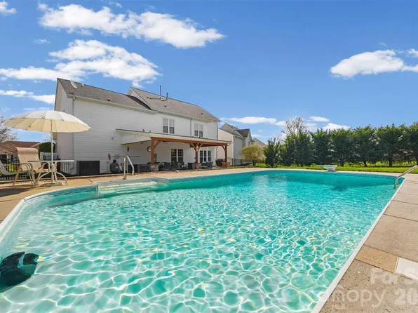 2016 Makin Dr, Indian Trail, NC 28079