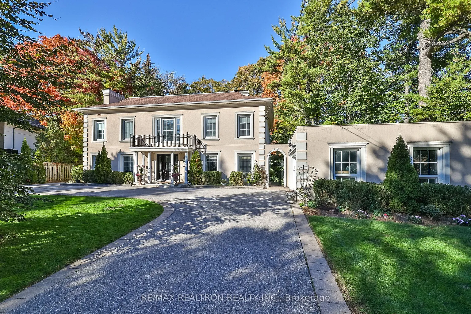 38 Saintfield Ave E photo 1