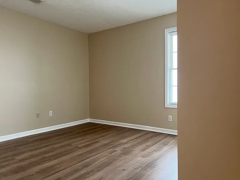 3885 Winthrop Dr — Photo 36
