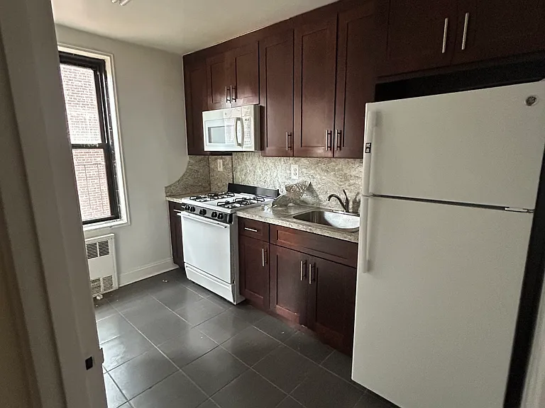 14355 41st Ave #8J — Photo 7