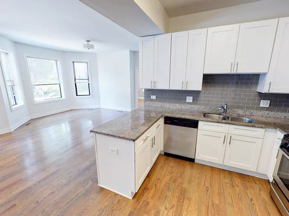 1353 W Bryn Mawr Ave #1E, Chicago, IL 60660