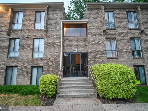 2329 Freetown Ct Unit 2B, Reston, VA 20191