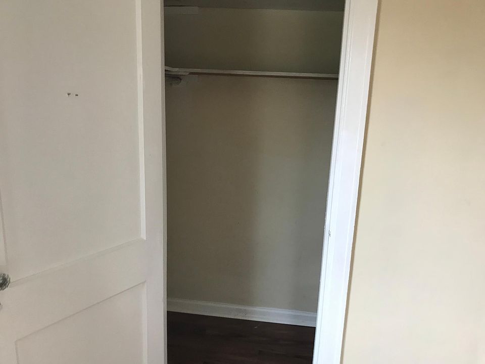 1st image of 450 E Hanna Ave