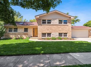541 Knox Ave, Wilmette, IL