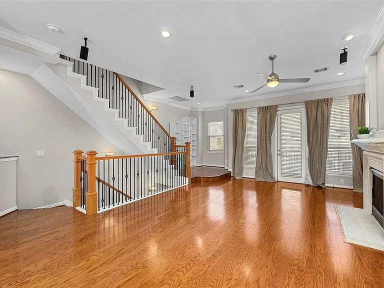 1614 Stuart St — Photo 13