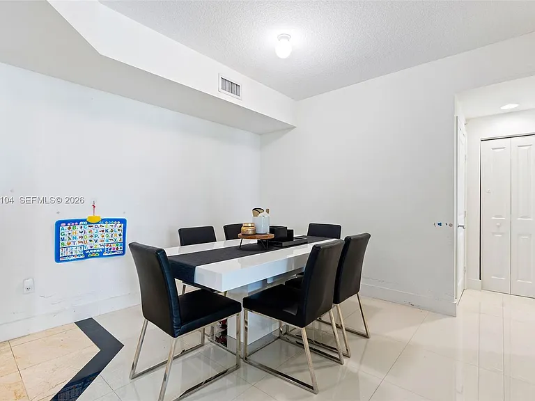 7900 Harbor Island Dr #518 — Photo 5