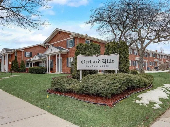 3107 South 122nd STREET #9, West Allis, WI 53227