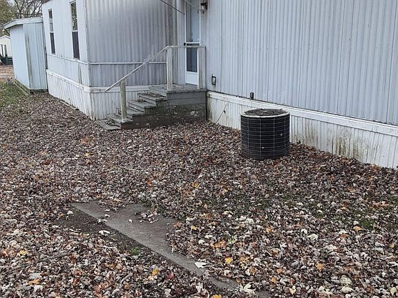 5th image of 200 N Pine St Trailer 17