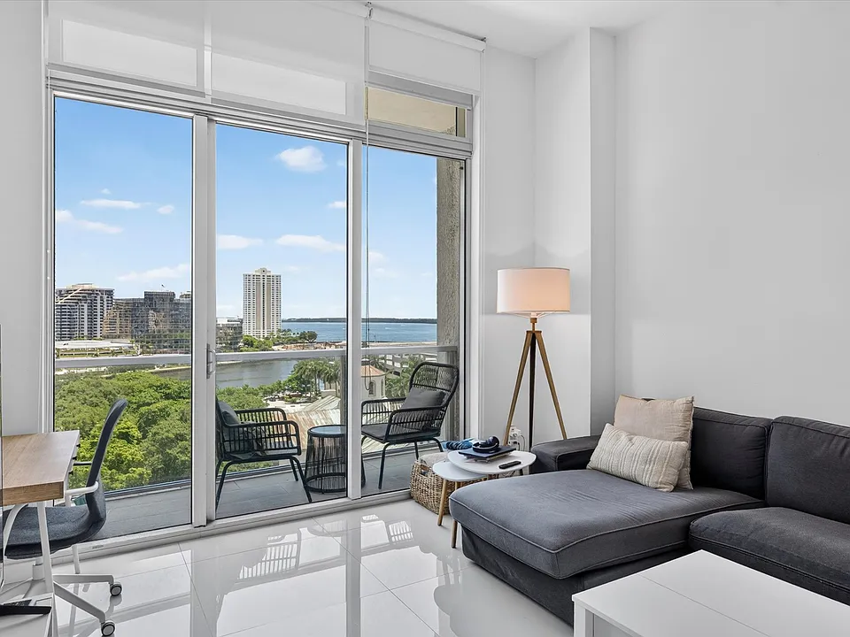 500 Brickell Ave #1100