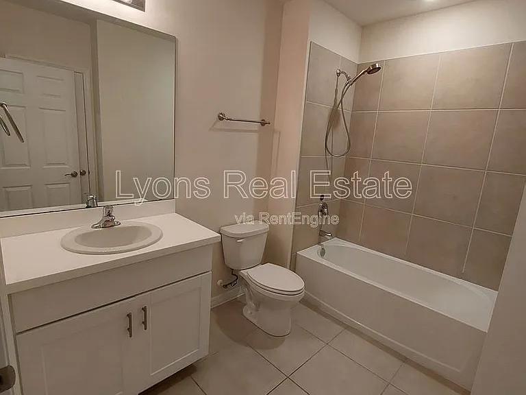 326 SW 24th Pl — Photo 19