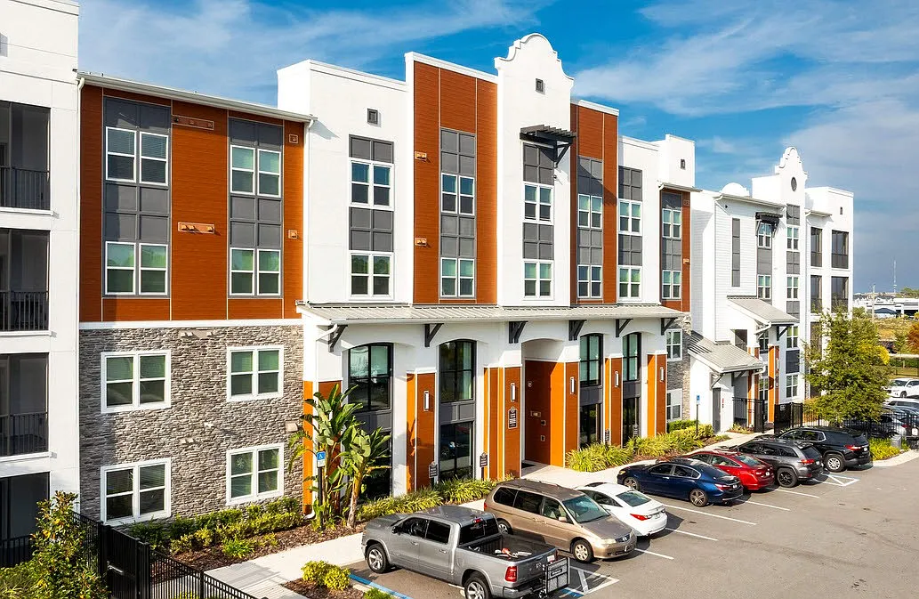 The Edison Daytona Apartments — Photo 2
