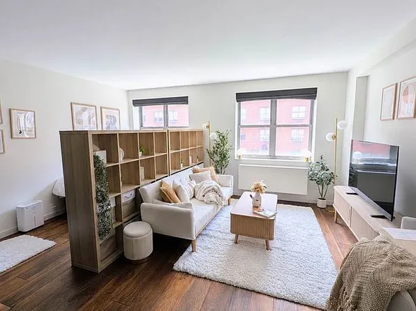 516 W 47th St APT N4d, New York, NY 10036