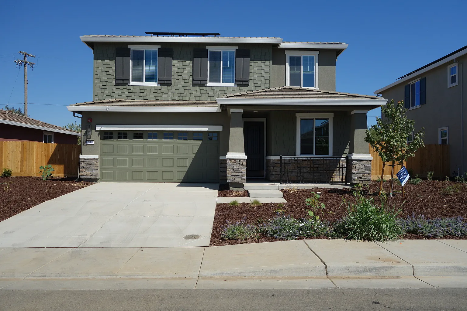 608 Overhouse Dr photo 1