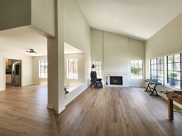 4046 Oak Glen Ct — Photo 7