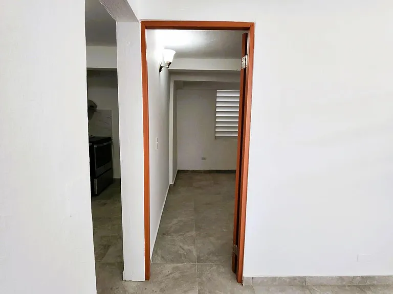F38 Royal Gardens Calle Alicia — Photo 6