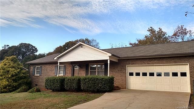 1st image of 142 Doe Trail Ln