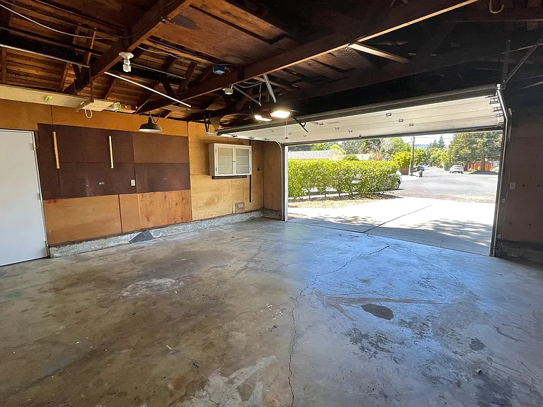 212 Ludell Dr — Photo 5