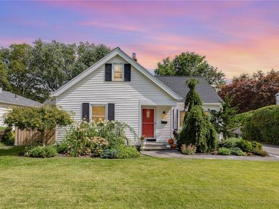 820 S Grosvenor Rd, Rochester, NY, 14618