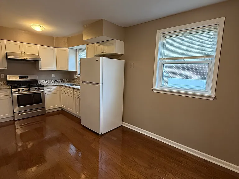 9889 Garvey Dr — Photo 10