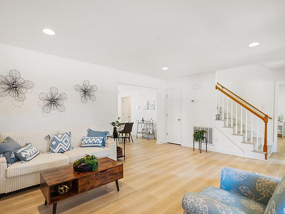 5th image of 100 Raven Ln