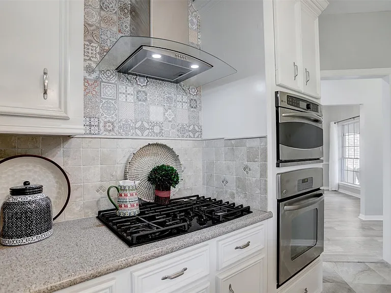 112 Harbour Town Dr — Photo 14