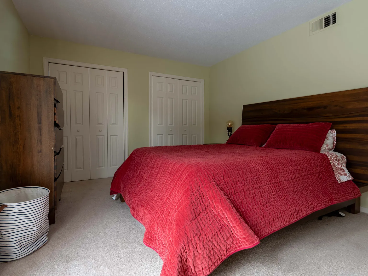 2 bed, 1006 sqft, $2,100 — Photo 3