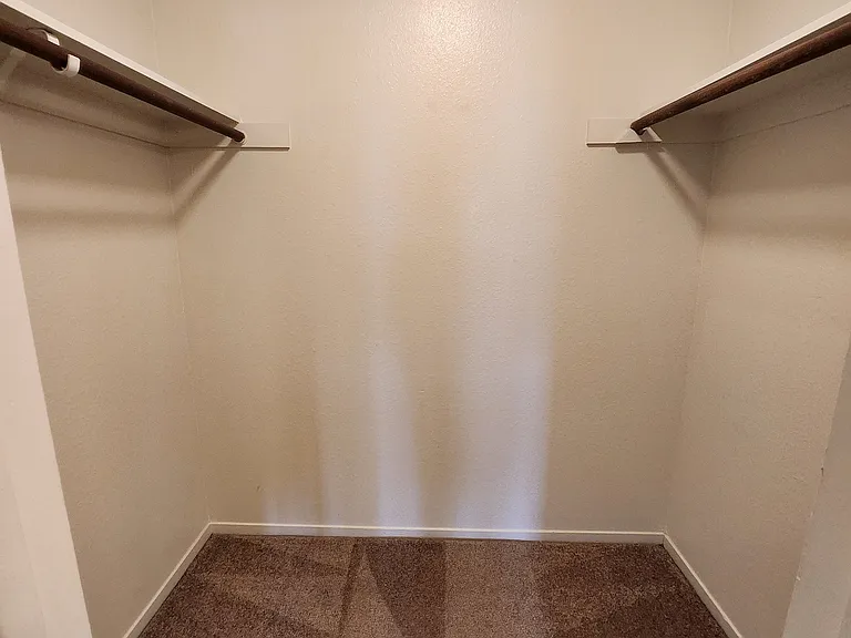 2x1 Closet