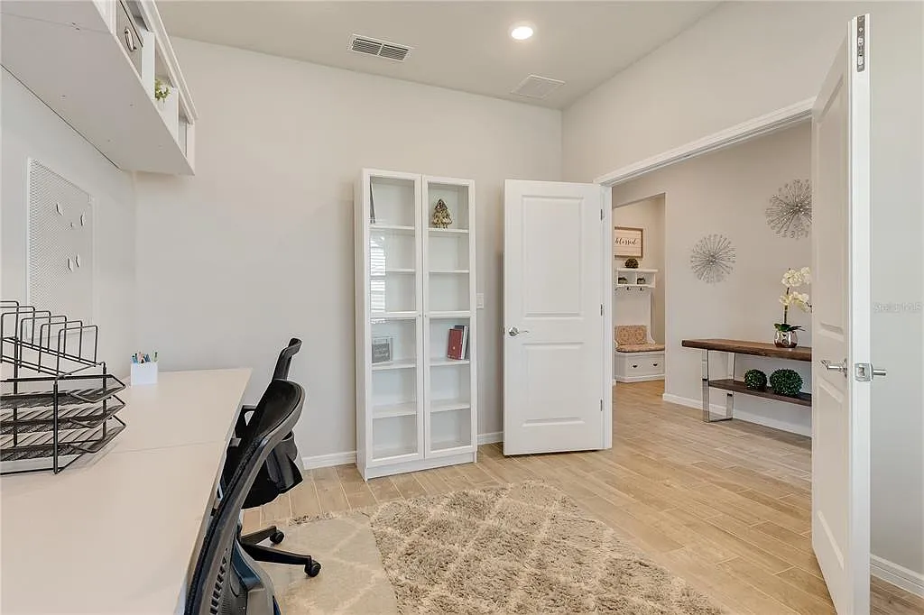 4 bed, 3.0 bath, 2761 sqft, $2,895 — Photo 4