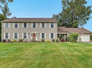 17 Filomena Dr, Pittsfield, MA 01201