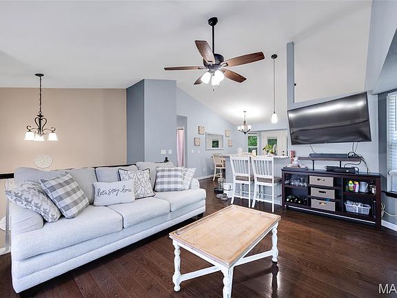 3rd image of 1511 Glenn Brooke Woods Cir