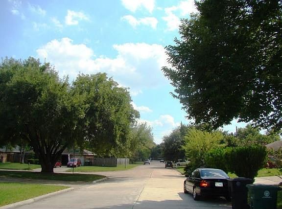 3rd image of 9927 Hannon Dr
