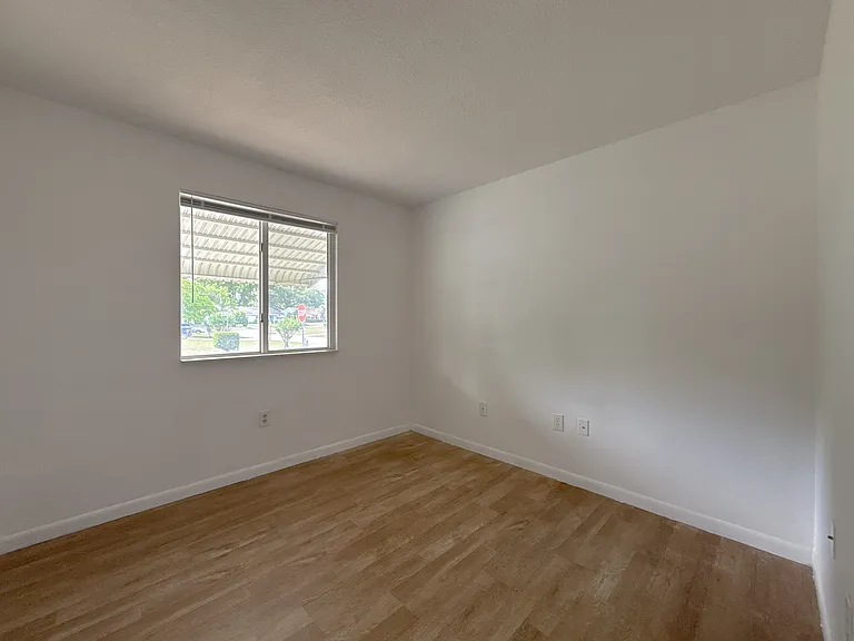 8942 SW 109th Ln — Photo 17