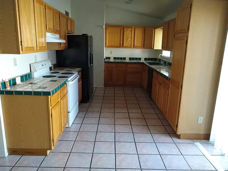 1904 N Tyndall Ave — Photo 11