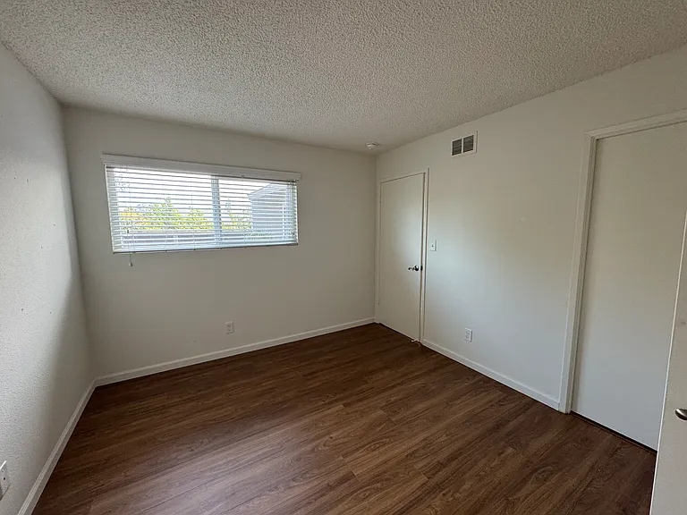 7373 Davenport Rd #B — Photo 3
