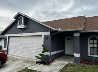 917 SE Streamlet Ave, Port Saint Lucie, FL 34983