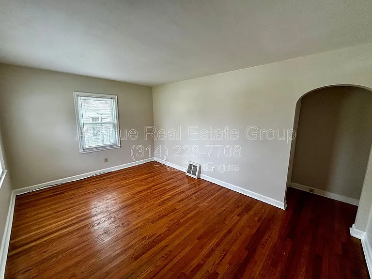7712 Brocton Ct — Photo 3
