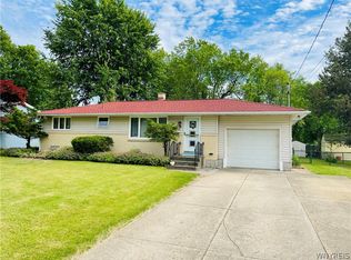 5 Seitz Ave, Lancaster, NY 14086