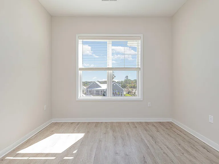 Middle Sound West Apartments — Photo 93