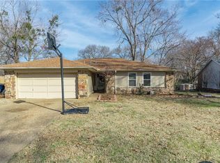 9007 Skypark Dr, Fort Smith, AR 72903