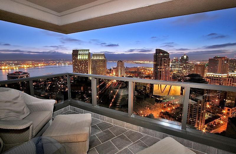 1st image of 100 Harbor Dr Unit 3704